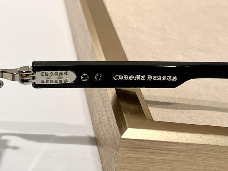 Picture of Chrome Hearts Sunglasses _SKUfw69656768fw